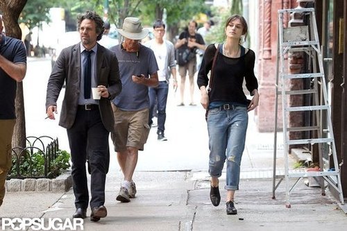Keira Knightley Gets Down to Work With Mark Ruffalo and Hailee Steinfeld Keira Knightley Gets Down to Work With Mark Ruffalo and Hailee Steinfeld