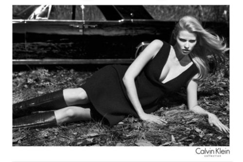 Does it get any sexier than Lara Stone in Calvin Klein's Fall '12 ads?
Does it get any sexier than Lara Stone in Calvin Klein's Fall '12 ads?