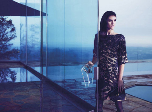 Hilary Rhoda smoulders Hugo Boss Black's Fall 2012 ads.
Hilary Rhoda smoulders Hugo Boss Black's Fall 2012 ads.