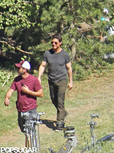 Tom Cruise had a big smile on the Oblivion set in CA.
Tom Cruise had a big smile on the Oblivion set in CA.