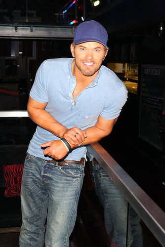 Kellan Lutz went casual in San Diego.
Kellan Lutz went casual in San Diego.