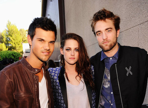 Robert, Kristen, and Selena's Birthday: Teen Choice Awards Highlights! Robert, Kristen, and Selena's Birthday: Teen Choice Awards Highlights!