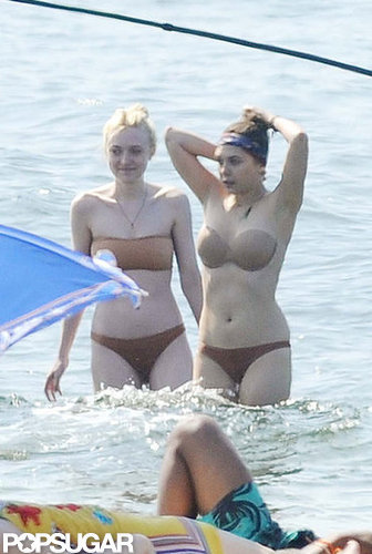 Dakota Fanning and Elizabeth Olsen showed off their bikini bodies.
Dakota Fanning and Elizabeth Olsen showed off their bikini bodies.