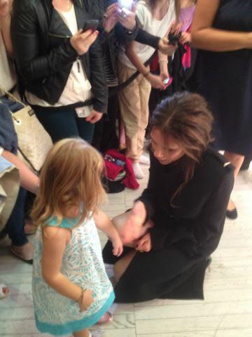 Victoria Beckham met a young fan at her store appearance in Dublin.
Source: Twitter user victoriabeckham
Victoria Beckham met a young fan at her store appearance in Dublin.
Source: Twitter user victoriabeckham