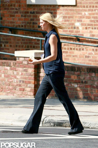 Claire Danes took a break from filming to grab a ham sandwich.
Claire Danes took a break from filming to grab a ham sandwich.