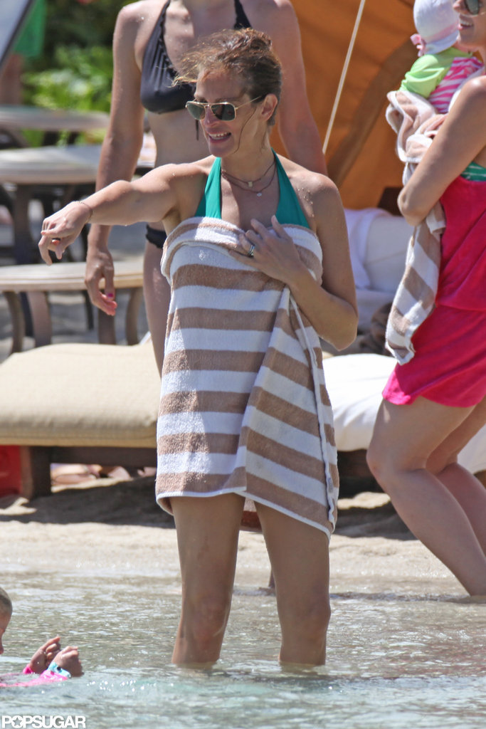 julia roberts bikini