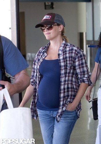 Reese Witherspoon wore sunglasses.
Reese Witherspoon wore sunglasses.