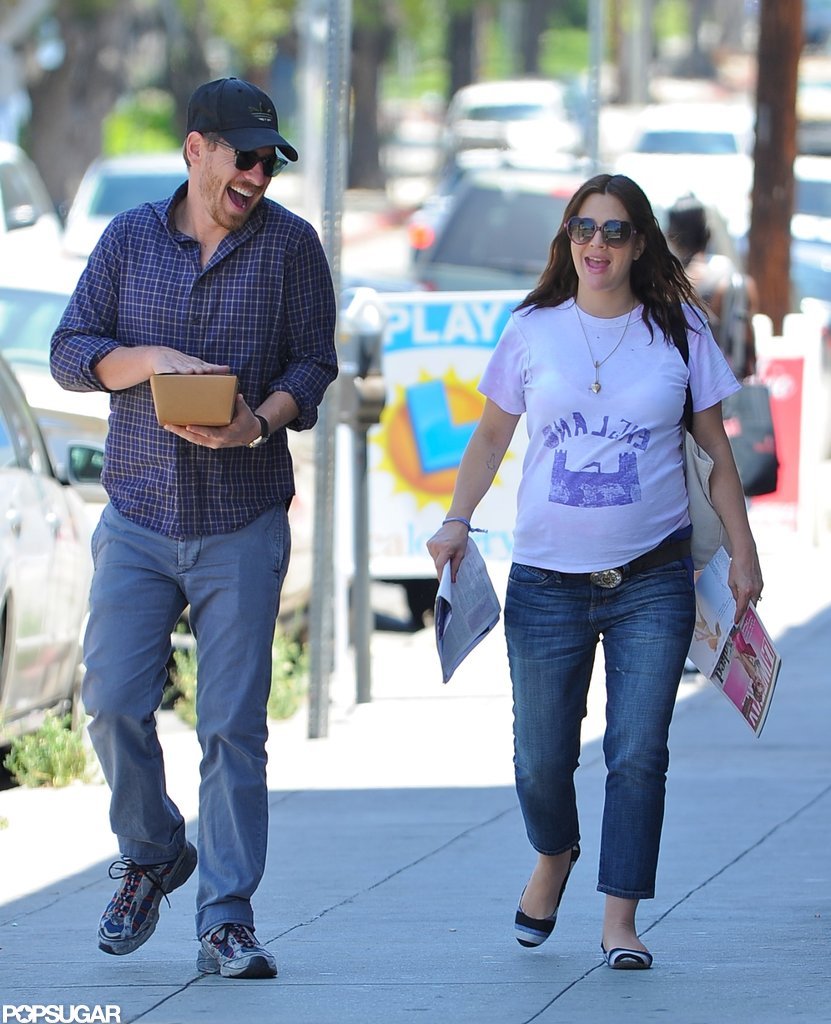 A Very Pregnant Drew Barrymore and Husband Will Share a Laugh in LA A Very Pregnant Drew Barrymore and Husband Will Share a Laugh in LA