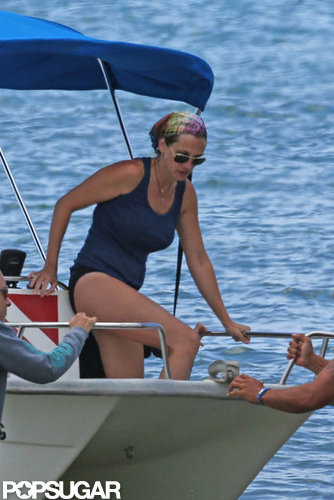 Julia Roberts wore a swimsuit.
Julia Roberts wore a swimsuit.