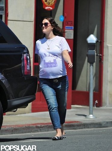 A Very Pregnant Drew Barrymore and Husband Will Share a Laugh in LA A Very Pregnant Drew Barrymore and Husband Will Share a Laugh in LA