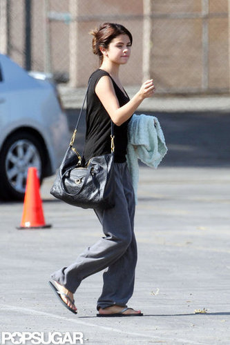 Selena Gomez Links Up With Boyfriend Justin Bieber on Her New Set Selena Gomez Links Up With Boyfriend Justin Bieber on Her New Set