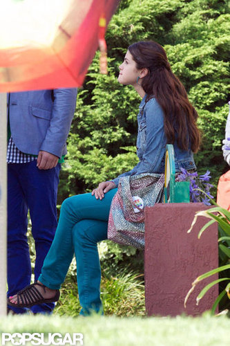 Selena Gomez Links Up With Boyfriend Justin Bieber on Her New Set Selena Gomez Links Up With Boyfriend Justin Bieber on Her New Set