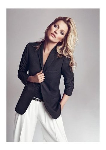 A sleek mix of blazer black and crisp white pants for Mango's Fall lineup.
A sleek mix of blazer black and crisp white pants for Mango's Fall lineup.