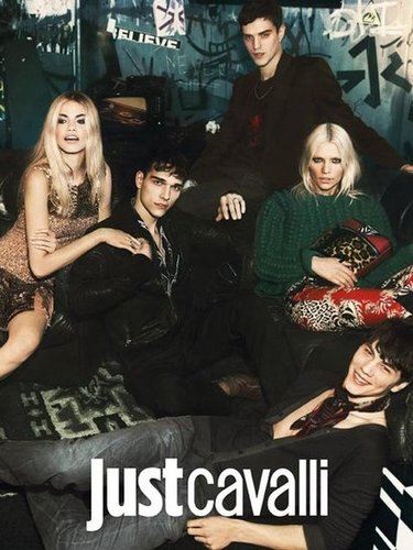 Rocker chic with a side of chunky knits for Just Cavalli.
Rocker chic with a side of chunky knits for Just Cavalli.