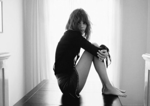 Dark minimalism for Zara Fall 2012.
Dark minimalism for Zara Fall 2012.