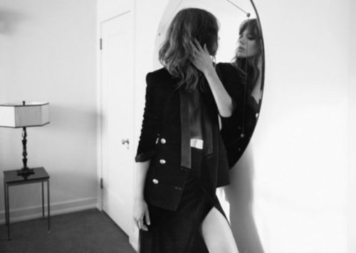 Inspiring Fall dressing envy in us all, Freja puts a cool-girl spin on Zara pieces.
Inspiring Fall dressing envy in us all, Freja puts a cool-girl spin on Zara pieces.