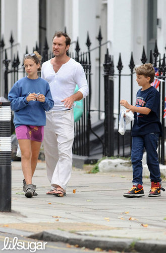 Jude Law shopped with his kids Iris and Rudy in London.
Jude Law shopped with his kids Iris and Rudy in London.