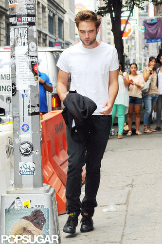 Robert Pattinson Gets Casual and Cute at Lunch Robert Pattinson Gets Casual and Cute at Lunch