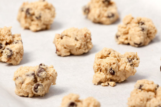 Properly Prepare Cookie Sheets or Cake Pans 