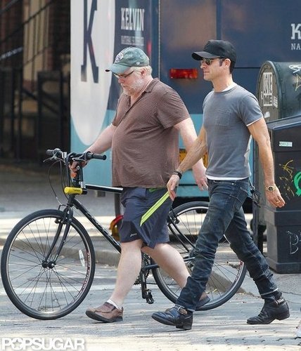 Justin Theroux and Philip Seymour Hoffman Toast Castings & Weddings Justin Theroux and Philip Seymour Hoffman Toast Castings & Weddings