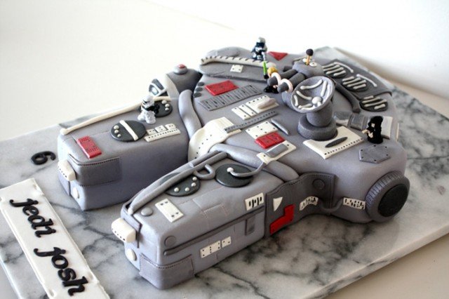 A Star Cruiser Cake A Star Cruiser Cake