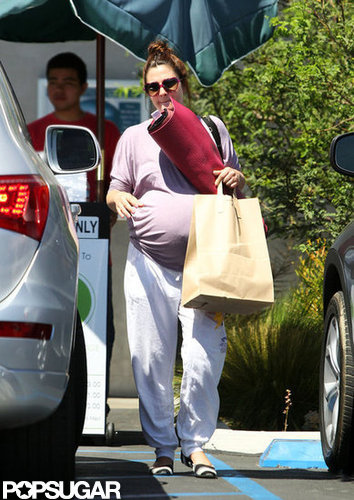Drew Barrymore Patiently Waits For Baby With Yoga Drew Barrymore Patiently Waits For Baby With Yoga