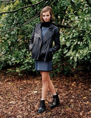 We love the low-key mix of printed dresses, flat ankle boots, and moto jackets that Topshop has presented — it's a sporty meets grunge look that we can get behind.
We love the low-key mix of printed dresses, flat ankle boots, and moto jackets that Topshop has presented — it's a sporty meets grunge look that we can get behind.