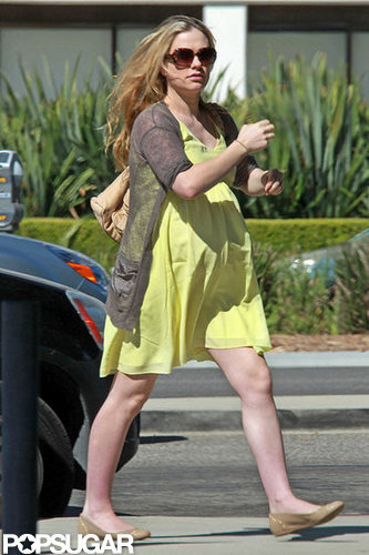 Anna Paquin wore a green dress.
Anna Paquin wore a green dress.