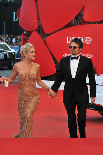 Kate Hudson Glows in Venice With Matthew by Her Side Kate Hudson Glows in Venice With Matthew by Her Side
