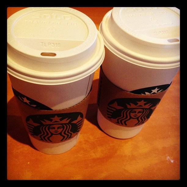 Cramming at Starbucks With Our BFFs Cramming at Starbucks With Our BFFs
