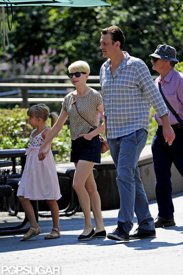 Michelle Williams, Jason Segel, and Matilda Ledger walked through the Bronx Zoo together.
Michelle Williams, Jason Segel, and Matilda Ledger walked through the Bronx Zoo together.