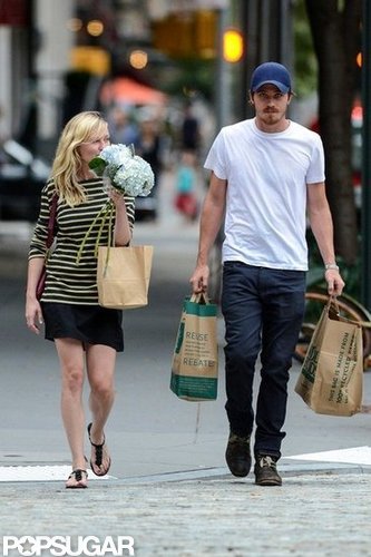Kirsten Dunst smelled her flowers as she left a Whole Foods with Garrett Hedlund in NYC.
Kirsten Dunst smelled her flowers as she left a Whole Foods with Garrett Hedlund in NYC.