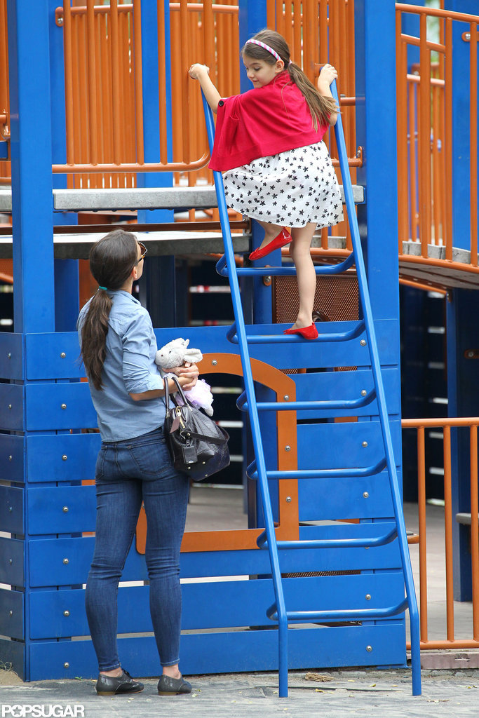 Katie Holmes Wraps Up the Long Weekend at a Park With Suri Katie Holmes Wraps Up the Long Weekend at a Park With Suri