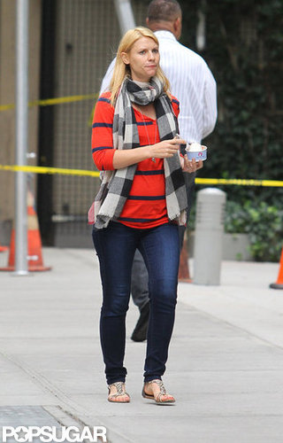 Pregnant Claire Danes Stops For a Sweet Treat in NYC Pregnant Claire Danes Stops For a Sweet Treat in NYC