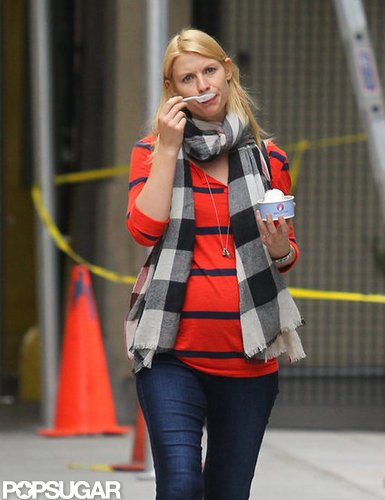 Pregnant Claire Danes Stops For a Sweet Treat in NYC Pregnant Claire Danes Stops For a Sweet Treat in NYC
