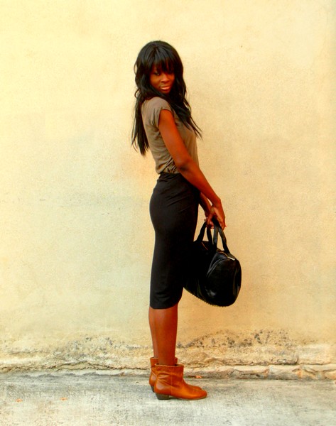http://stylesbyassitan.blogspot.fr/2012/09/jupe-drapee-santiags-mac-gyverisees.html