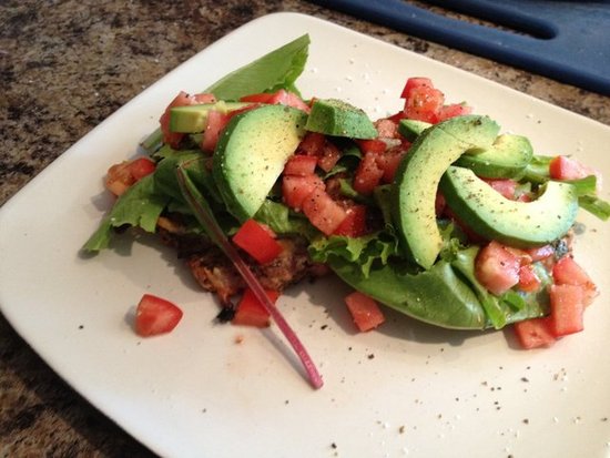Turkey Burgers with Spring Mix, Avocado & Homemade Salsa Turkey Burgers with Spring Mix, Avocado & Homemade Salsa