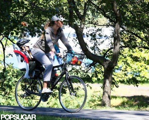 Gisele Bundchen Bumps Around Boston With Ben While Tom Hits the Field Gisele Bundchen Bumps Around Boston With Ben While Tom Hits the Field