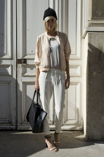 Shades of cream and white looked especially chic with black accents.
Shades of cream and white looked especially chic with black accents.