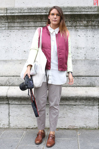 Classic on top, a little more interest on bottom with a pair of printed trousers and buckled brogues.
Classic on top, a little more interest on bottom with a pair of printed trousers and buckled brogues.