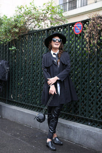 Borrowed-from-the-boys with edge, thanks to a pair of slick leather trousers.
Borrowed-from-the-boys with edge, thanks to a pair of slick leather trousers.