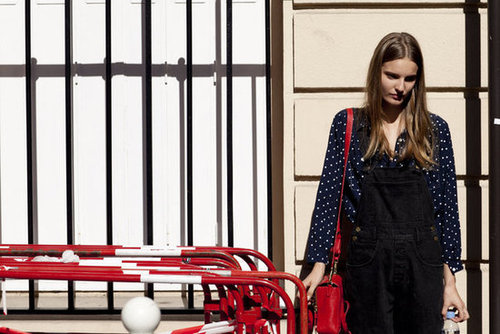 We're smitten with this overalls moment.
We're smitten with this overalls moment.