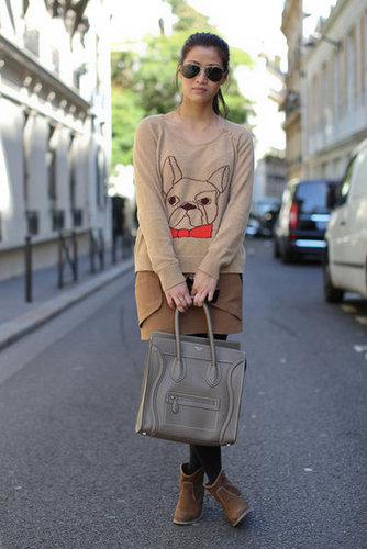 A sweet sweater that happens to play perfectly with this styler's chic neutral palette.
A sweet sweater that happens to play perfectly with this styler's chic neutral palette.