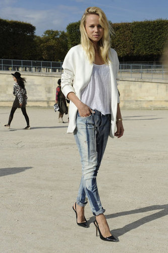 A white blazer gave a fresh finish to acid-wash denim.
A white blazer gave a fresh finish to acid-wash denim.