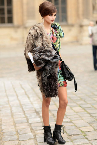 A fur stole lent a glam, eclectic touch to pretty florals.
A fur stole lent a glam, eclectic touch to pretty florals.