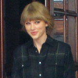Taylor Swift's Smart Style: Knee-Patch Riding Pants and Blue Oxfords Taylor Swift's Smart Style: Knee-Patch Riding Pants and Blue Oxfords