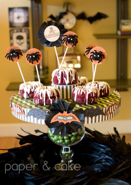 Halloween Cake stand 
