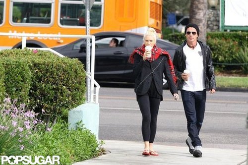 Gwen Stefani and Gavin Rossdale Get Their Caffeine Fix in LA Gwen Stefani and Gavin Rossdale Get Their Caffeine Fix in LA
