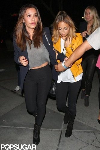 Nicole Richie went out with her friends.
Nicole Richie went out with her friends.