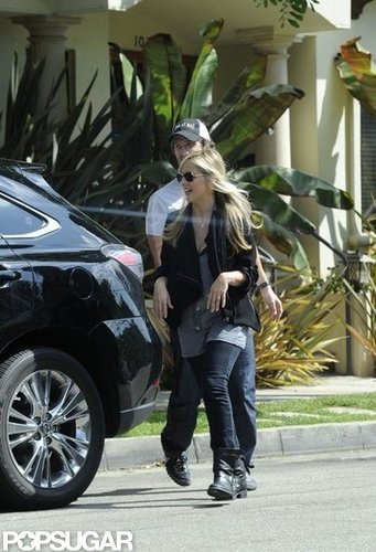 Sarah Michelle Gellar Rocks a Bright Smile and Fall Trends Sarah Michelle Gellar Rocks a Bright Smile and Fall Trends